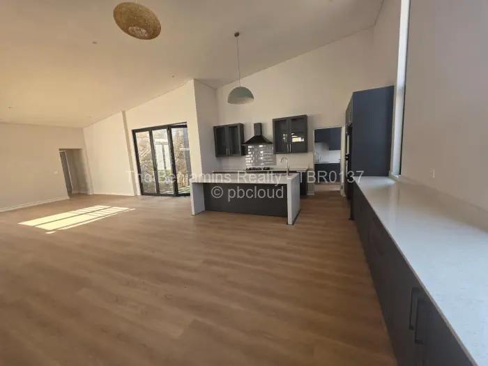 Townhouse/Complex/Cluster to Rent in Newlands