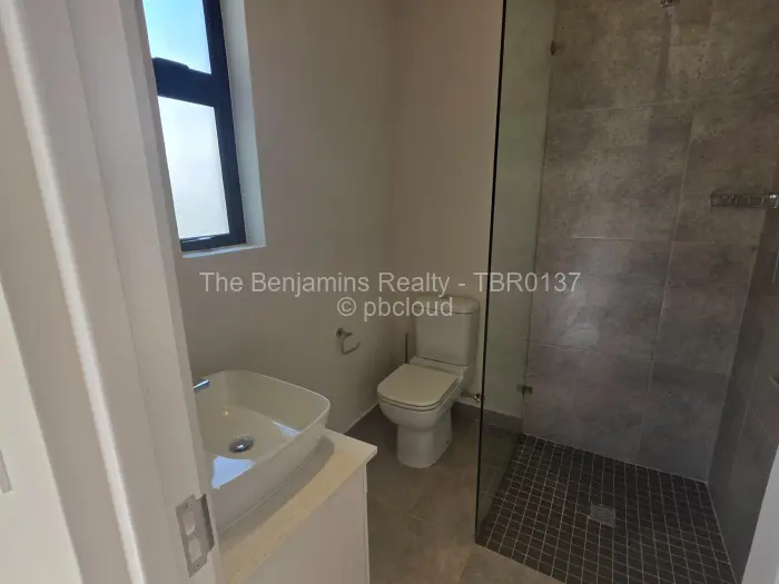 Townhouse/Complex/Cluster to Rent in Newlands