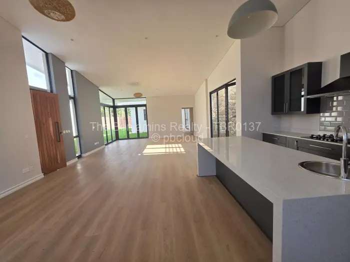 Townhouse/Complex/Cluster to Rent in Newlands