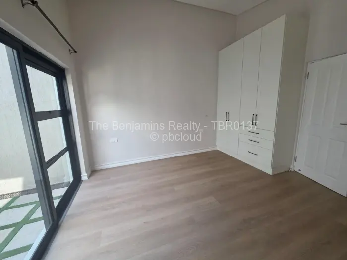 Townhouse/Complex/Cluster to Rent in Newlands