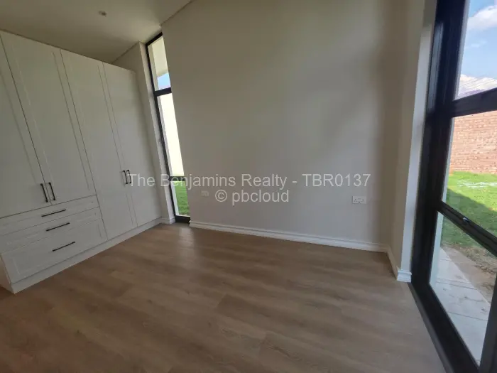 Townhouse/Complex/Cluster to Rent in Newlands