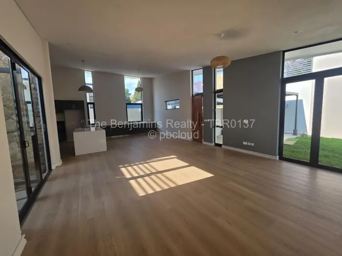 Townhouse/Complex/Cluster to Rent in Newlands