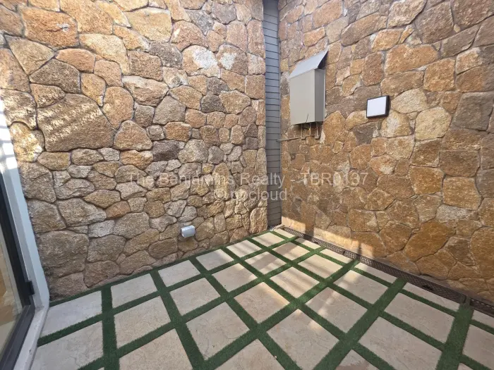 Townhouse/Complex/Cluster to Rent in Newlands