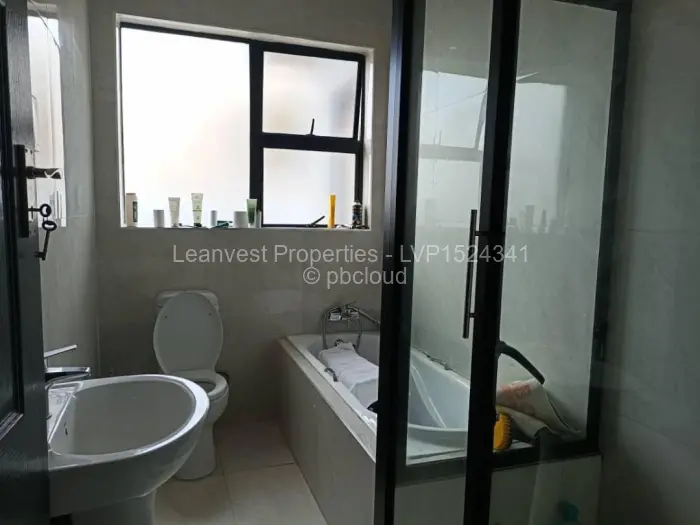 6 Bedroom House to Rent in Mount Pleasant Heights, Harare