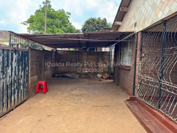 3 Bedroom House to Rent in Warren Park