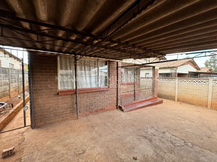 3 Bedroom House to Rent in Warren Park