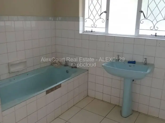 4 Bedroom House to Rent in Highlands