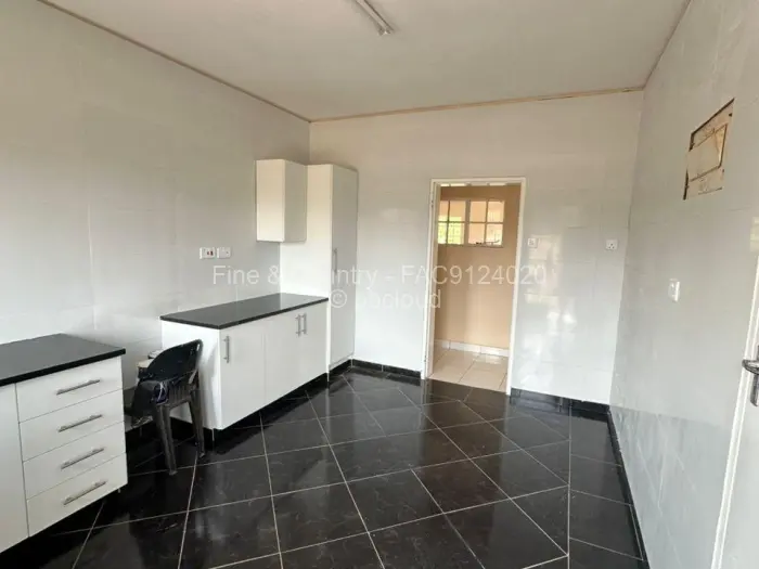 3 Bedroom Cottage/Garden Flat to Rent in Glen Forest