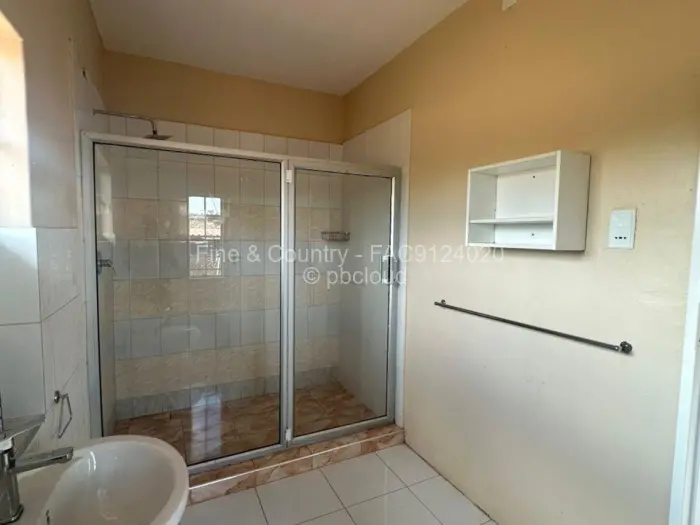 3 Bedroom Cottage/Garden Flat to Rent in Glen Forest