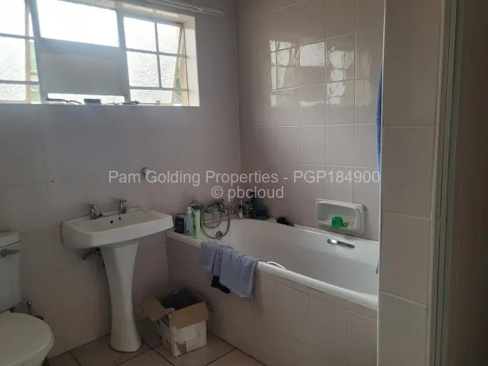 3 Bedroom Cottage/Garden Flat to Rent in Greendale