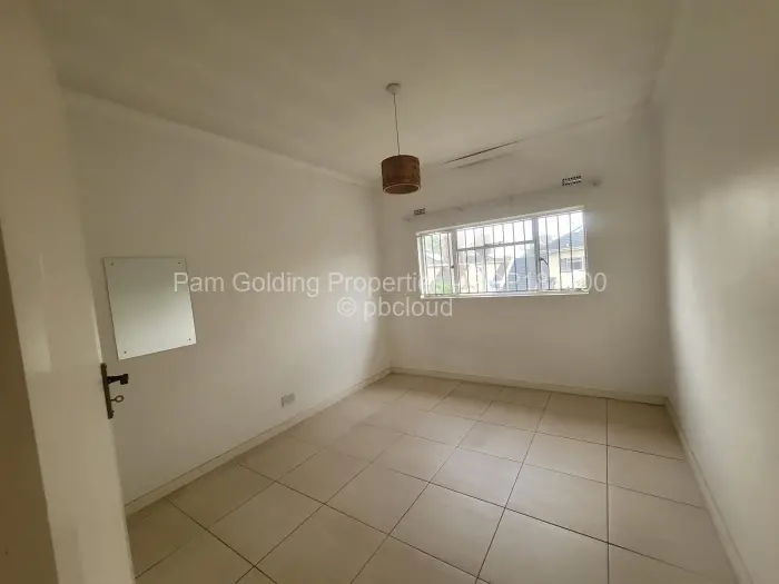 3 Bedroom Cottage/Garden Flat to Rent in Greendale