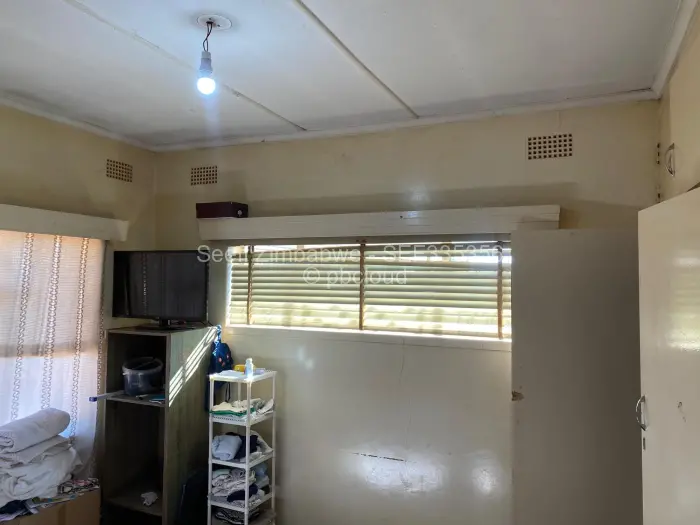 3 Bedroom House for Sale in Montrose Byo, Bulawayo