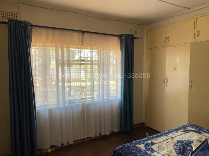 3 Bedroom House for Sale in Montrose Byo, Bulawayo