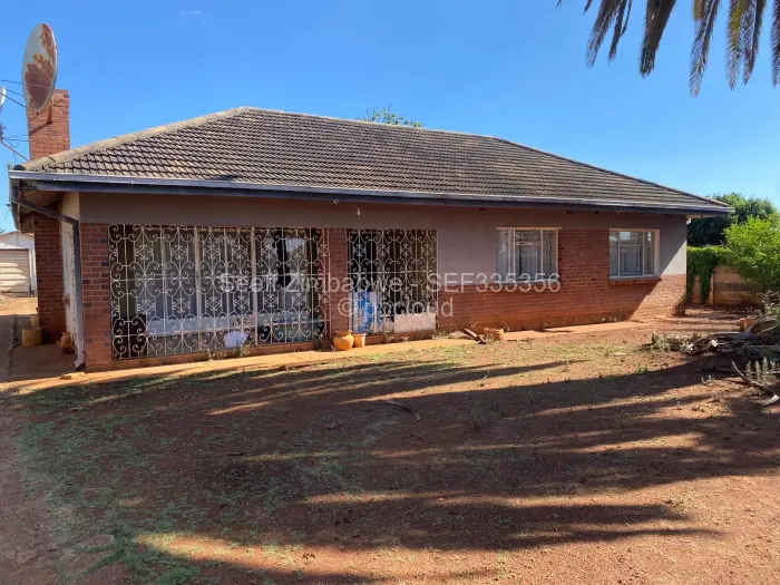 3 Bedroom House for Sale in Montrose Byo, Bulawayo