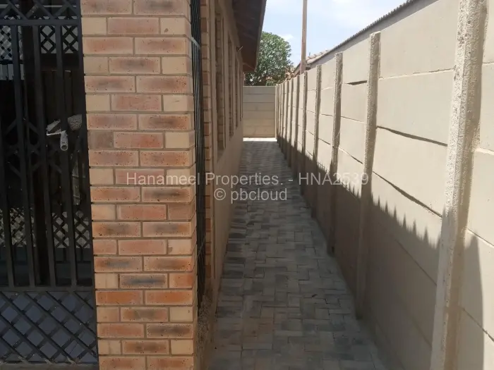 3 Bedroom House to Rent in Glaudina, Harare