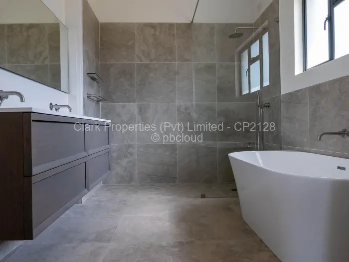 Townhouse/Cluster for Sale in Chisipite, Harare