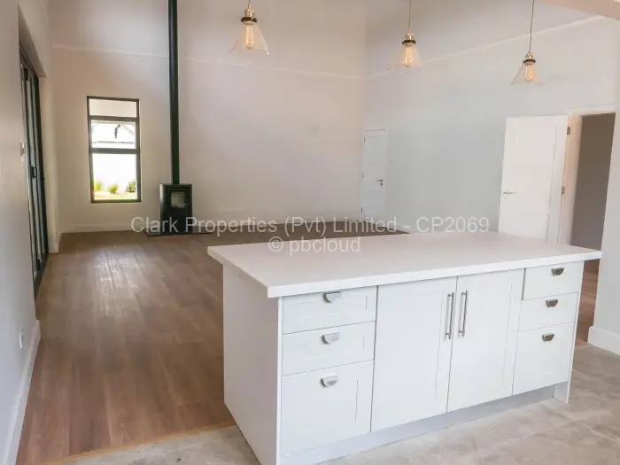 Townhouse/Cluster for Sale in Chisipite, Harare