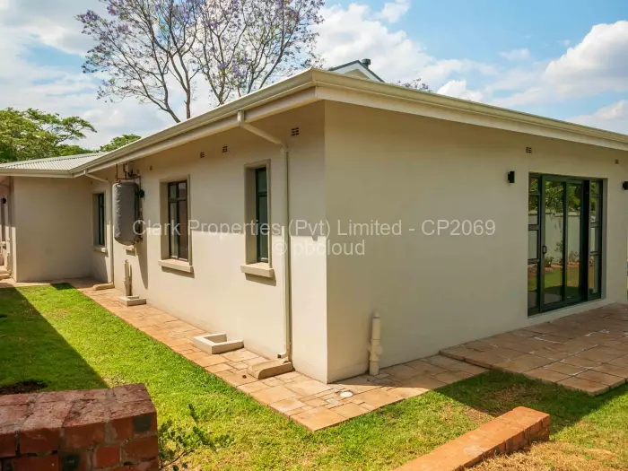 Townhouse/Cluster for Sale in Chisipite, Harare