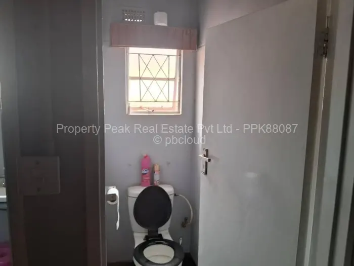 2 Bedroom House for Sale in Kuwadzana, Harare