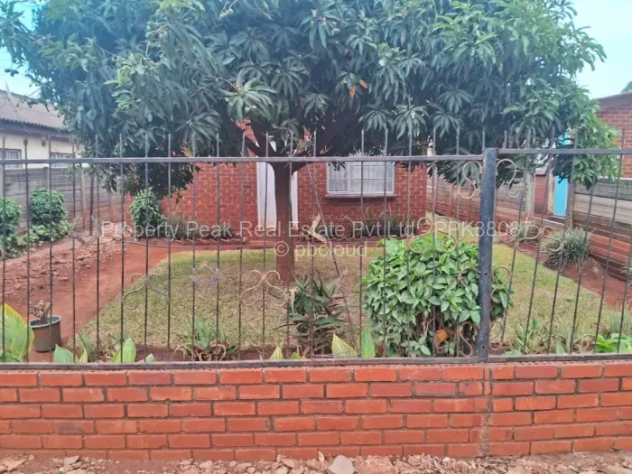 2 Bedroom House for Sale in Kuwadzana, Harare