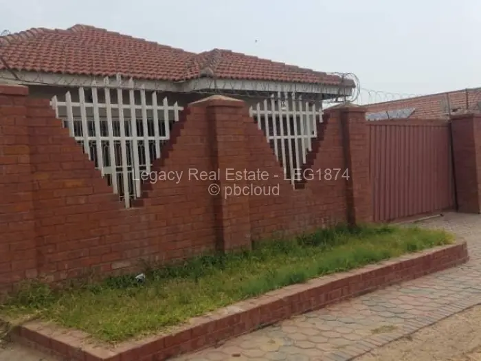 4 Bedroom House for Sale in Glen View, Harare