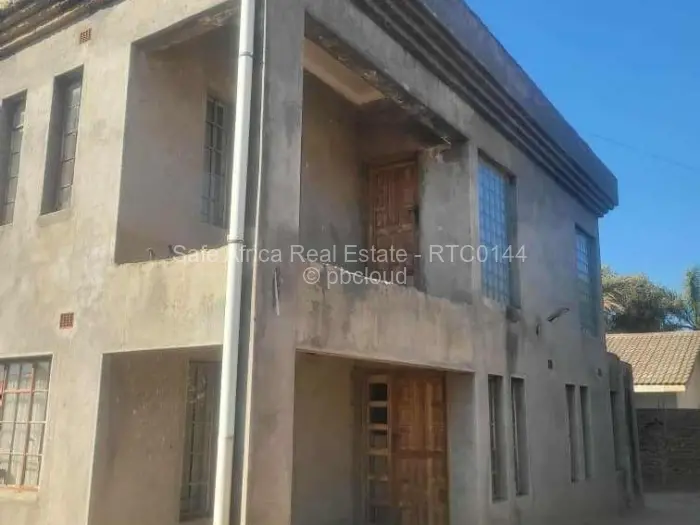 5 Bedroom House for Sale in Zimre Park, Harare