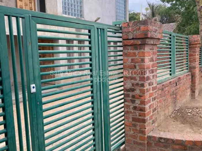 5 Bedroom House for Sale in Zimre Park, Harare