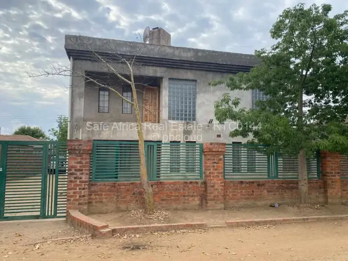 5 Bedroom House for Sale in Zimre Park, Harare