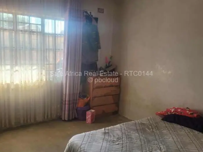 5 Bedroom House for Sale in Zimre Park, Harare