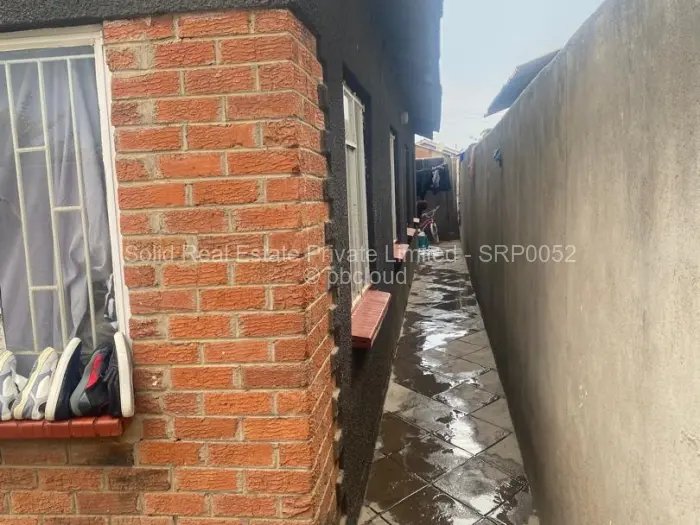 4 Bedroom House for Sale in Chitungwiza, Chitungwiza