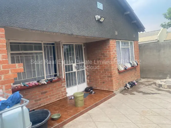 4 Bedroom House for Sale in Chitungwiza, Chitungwiza