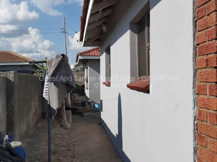 4 Bedroom House for Sale in Madokero Estates, Harare