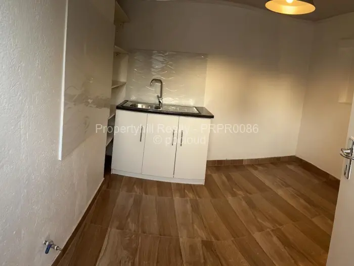 1 Bedroom Cottage/Garden Flat to Rent in Borrowdale, Harare