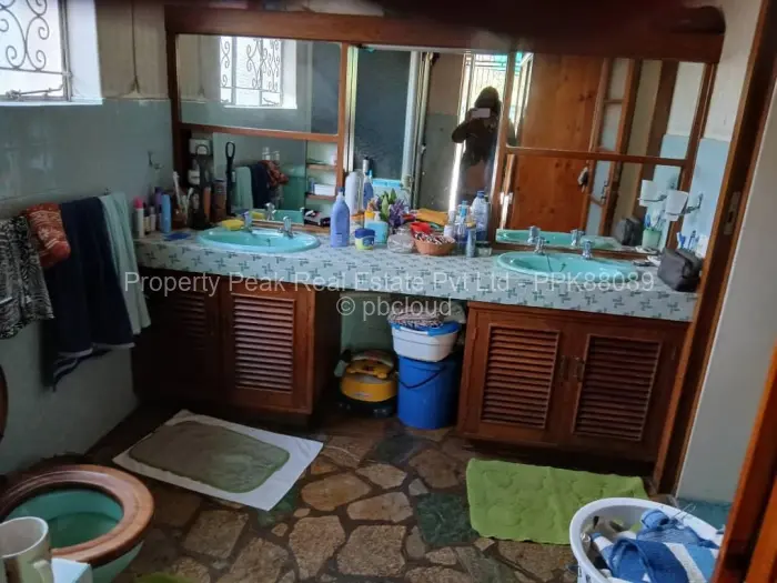 5 Bedroom House for Sale in Hatfield, Harare
