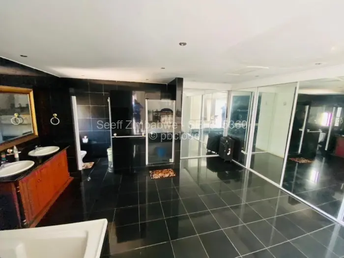 Townhouse/Cluster for Sale in Avondale, Harare