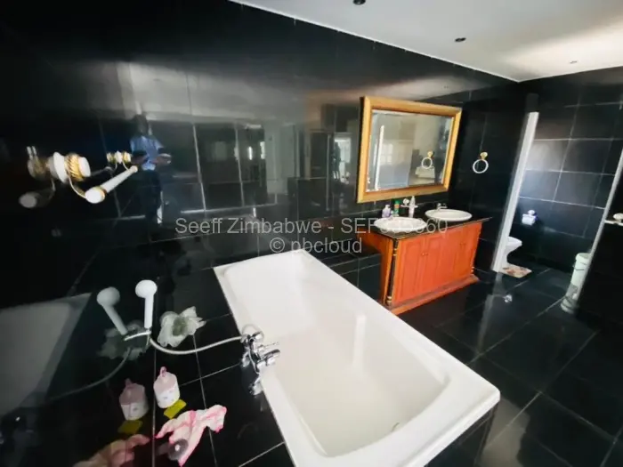 Townhouse/Cluster for Sale in Avondale, Harare