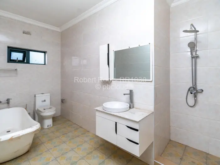 Townhouse/Cluster for Sale in Chisipite, Harare