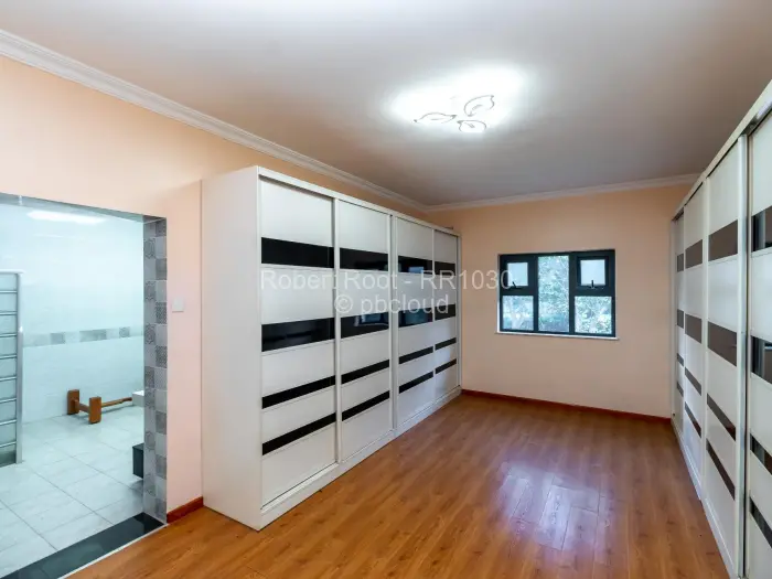 Townhouse/Cluster for Sale in Chisipite, Harare