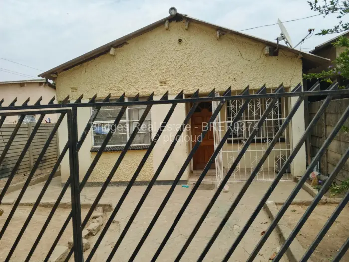 4 Bedroom House for Sale in Zengeza, Chitungwiza