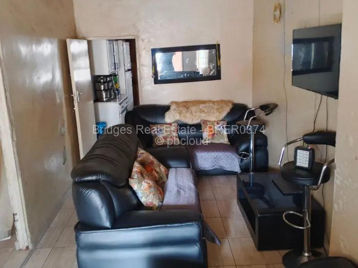 4 Bedroom House for Sale in Zengeza, Chitungwiza