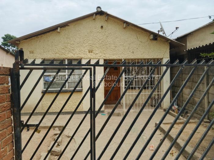 4 Bedroom House for Sale in Zengeza, Chitungwiza