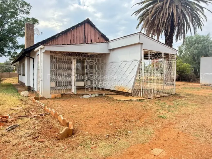 3 Bedroom House for Sale in West Somerton, Bulawayo