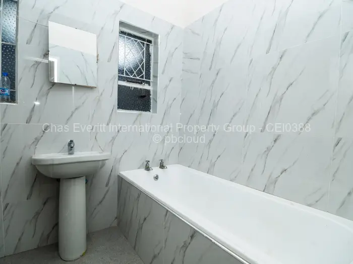 5 Bedroom House to Rent in Chisipite