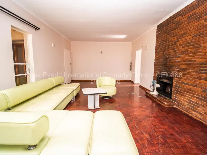 5 Bedroom House to Rent in Chisipite