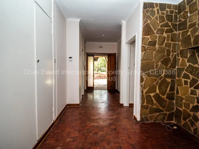 5 Bedroom House to Rent in Chisipite