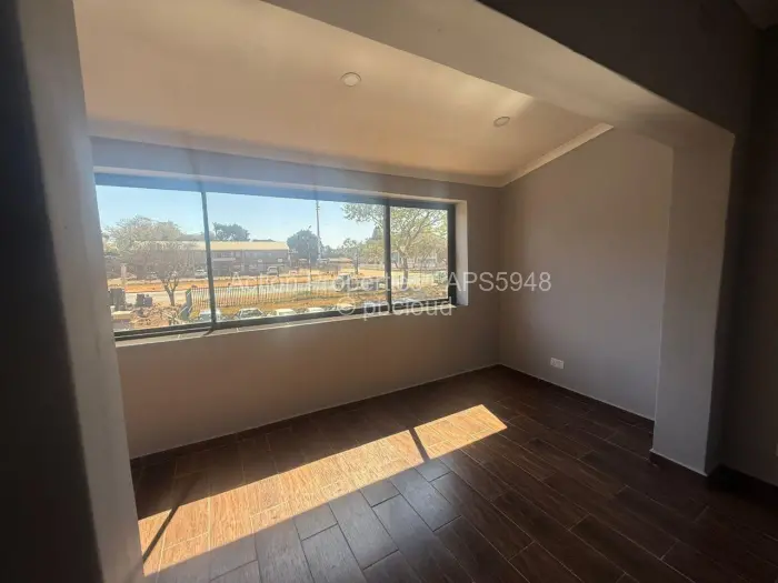 Commercial Property to Rent in Kamfinsa
