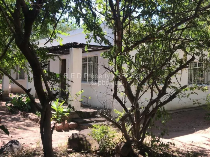 3 Bedroom House for Sale in Milibizi, Kariba