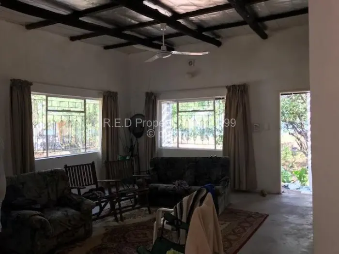 3 Bedroom House for Sale in Milibizi, Kariba