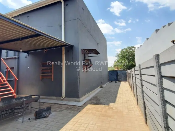 Warehouse/Industrial for Sale in Glen Norah, Harare