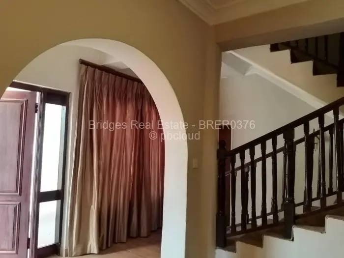 Flat/Apartment to Rent in Avondale West